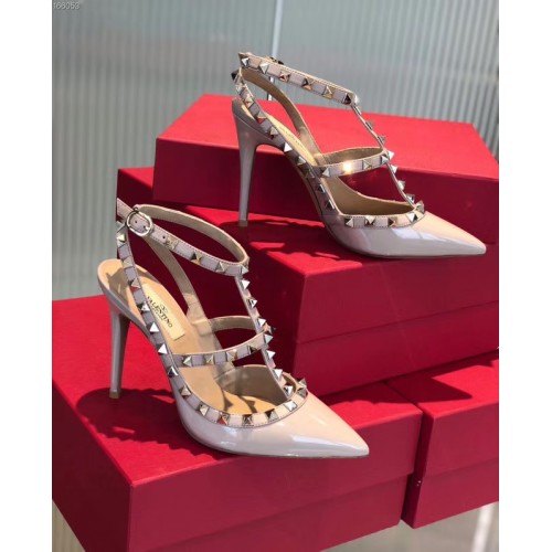 Valentino Garavani Rockstud Pumps Heels VRPH1146005 